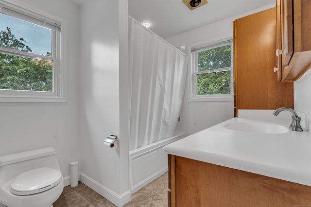 150 West Lane, Guilford, CT 06437
