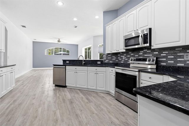 109 DOUGLAS STREET, Homosassa, FL 34446