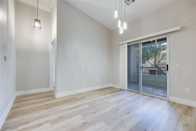 1008 Domnus ln Lane 201, Las Vegas, NV 89144