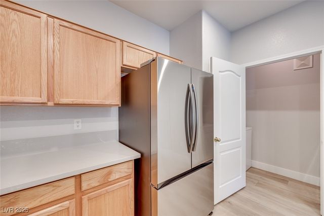 1008 Domnus ln Lane 201, Las Vegas, NV 89144