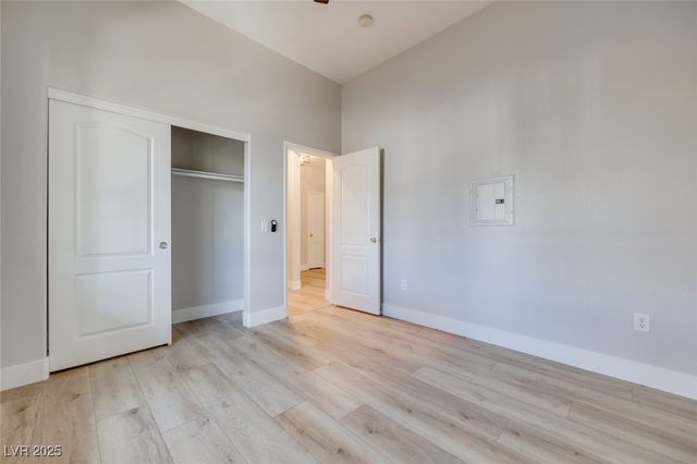 1008 Domnus ln Lane 201, Las Vegas, NV 89144