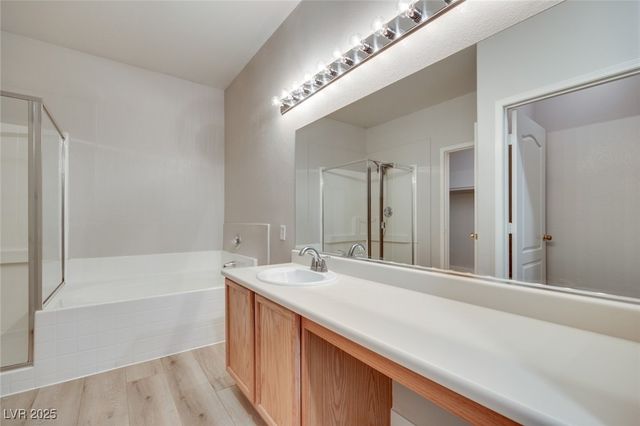 1008 Domnus ln Lane 201, Las Vegas, NV 89144