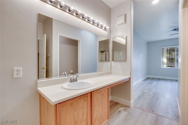 1008 Domnus ln Lane 201, Las Vegas, NV 89144