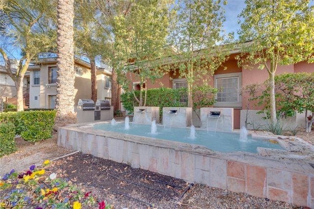 1008 Domnus ln Lane 201, Las Vegas, NV 89144