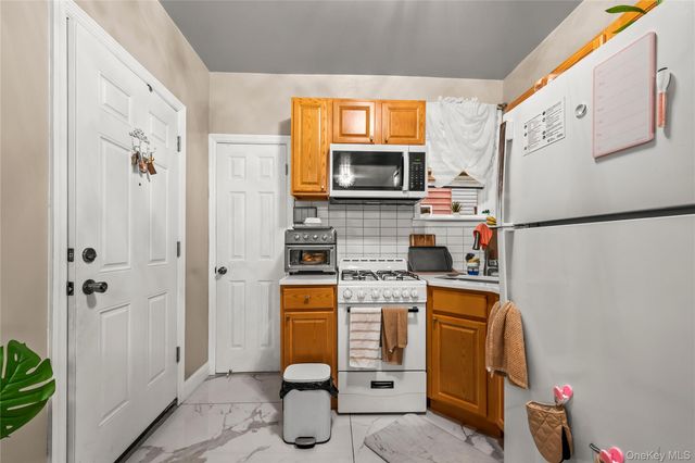 1439 43rd Street, Brooklyn, NY 11219