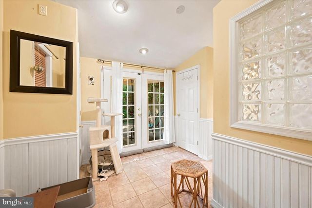 465 GREEN LN, Philadelphia, PA 19128