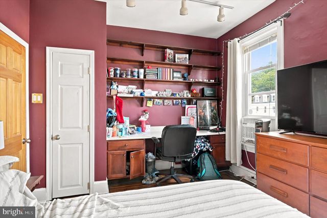 465 GREEN LN, Philadelphia, PA 19128