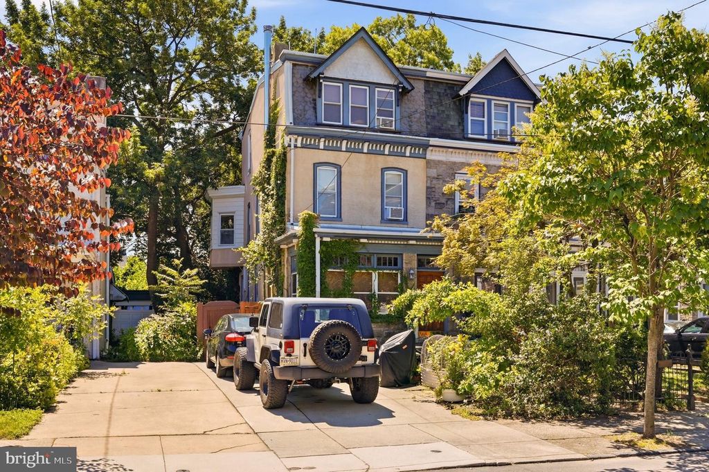 465 GREEN LN, Philadelphia, PA 19128