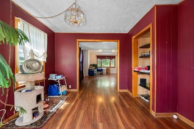 317 Oxford St N, Auburn, MA 01501