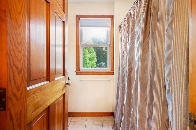 317 Oxford St N, Auburn, MA 01501