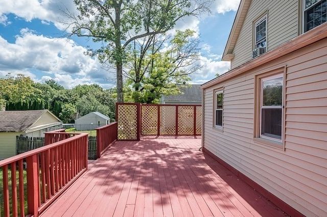 317 Oxford St N, Auburn, MA 01501