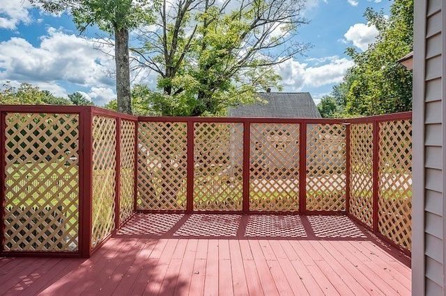 317 Oxford St N, Auburn, MA 01501
