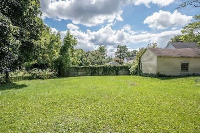 317 Oxford St N, Auburn, MA 01501