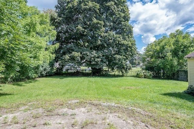 317 Oxford St N, Auburn, MA 01501