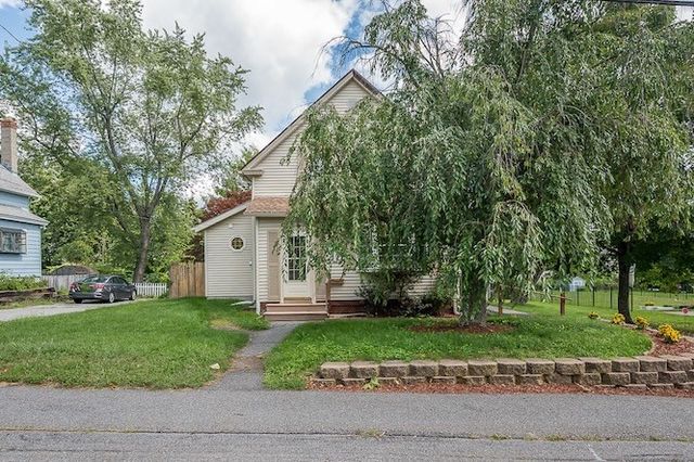 317 Oxford St N, Auburn, MA 01501