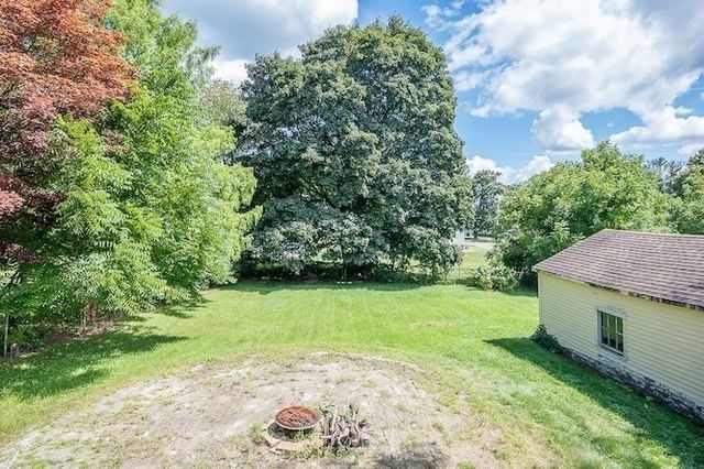 317 Oxford St N, Auburn, MA 01501