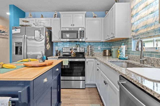 998 Sunrise Way, Akron, OH 44312