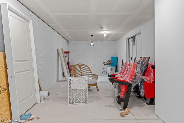 998 Sunrise Way, Akron, OH 44312