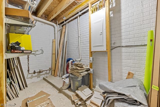 998 Sunrise Way, Akron, OH 44312