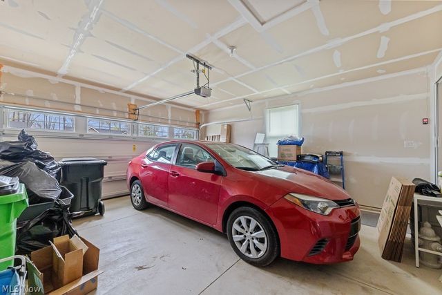 998 Sunrise Way, Akron, OH 44312