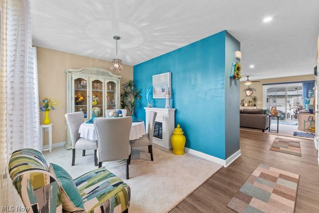998 Sunrise Way, Akron, OH 44312