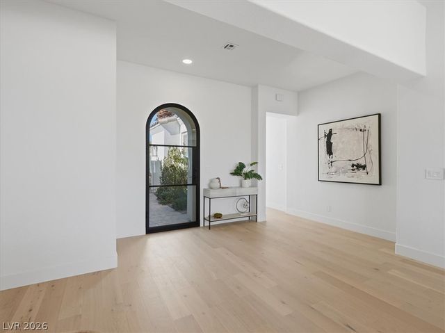 3074 Soft Horizon Way, Las Vegas, NV 89135
