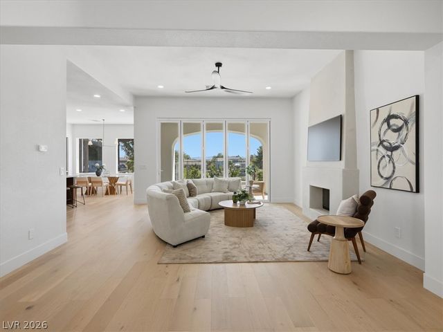 3074 Soft Horizon Way, Las Vegas, NV 89135