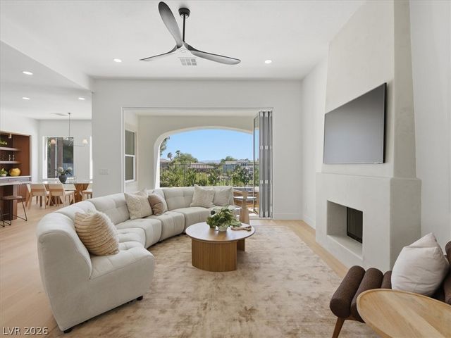 3074 Soft Horizon Way, Las Vegas, NV 89135