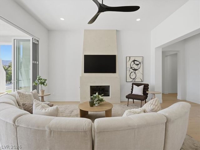 3074 Soft Horizon Way, Las Vegas, NV 89135