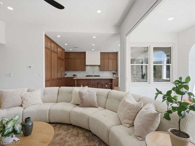 3074 Soft Horizon Way, Las Vegas, NV 89135