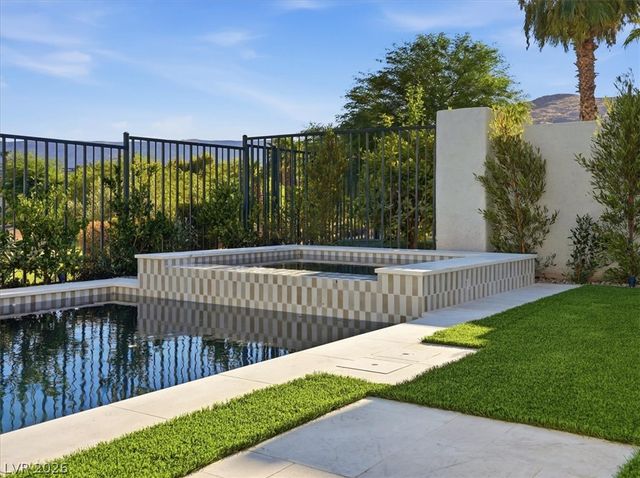 3074 Soft Horizon Way, Las Vegas, NV 89135