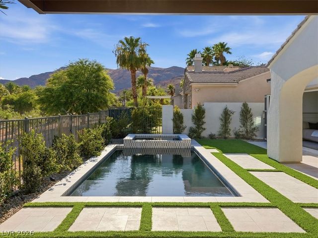 3074 Soft Horizon Way, Las Vegas, NV 89135