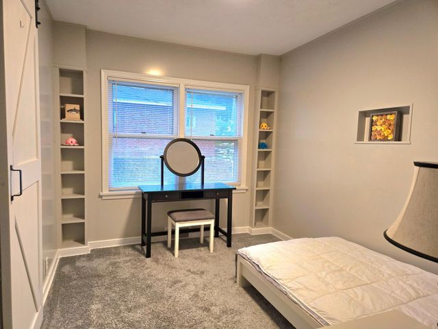 1736 E Shore Drive, Maplewood, MN 55109