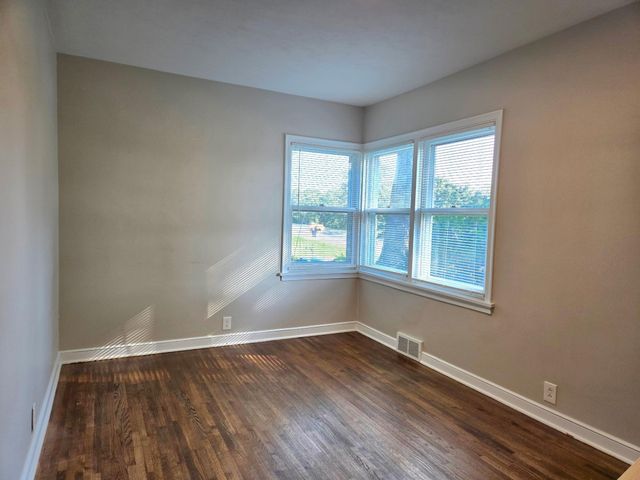 1736 E Shore Drive, Maplewood, MN 55109