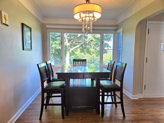 1736 E Shore Drive, Maplewood, MN 55109