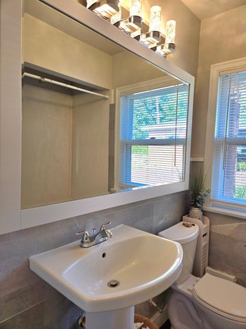 1736 E Shore Drive, Maplewood, MN 55109