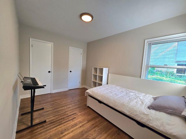 1736 E Shore Drive, Maplewood, MN 55109
