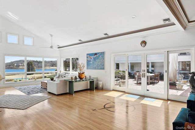 61 Factory Pond Road, Locust Valley, NY 11560