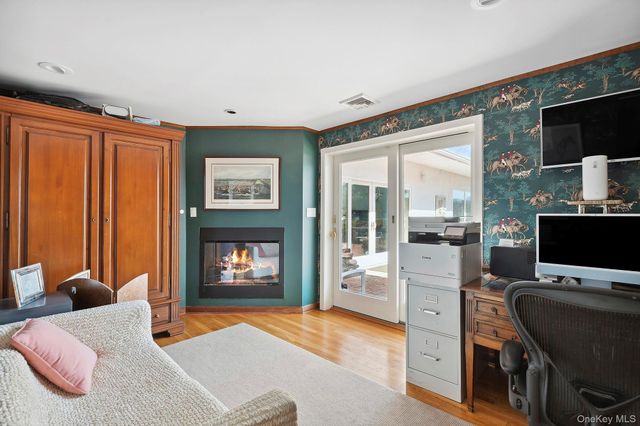 61 Factory Pond Road, Locust Valley, NY 11560