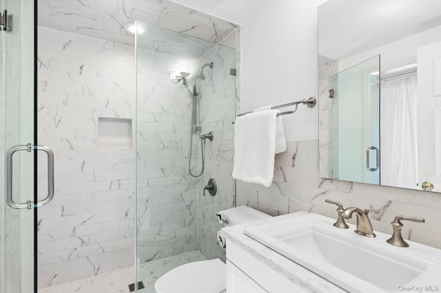 61 Factory Pond Road, Locust Valley, NY 11560