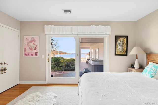 61 Factory Pond Road, Locust Valley, NY 11560