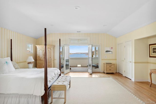 61 Factory Pond Road, Locust Valley, NY 11560