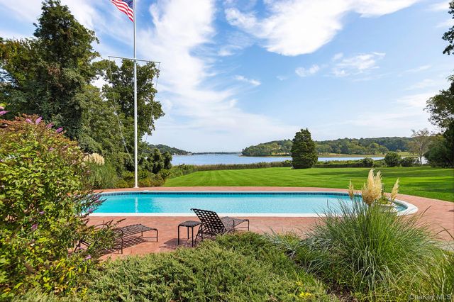 61 Factory Pond Road, Locust Valley, NY 11560