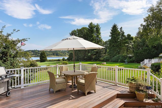 61 Factory Pond Road, Locust Valley, NY 11560