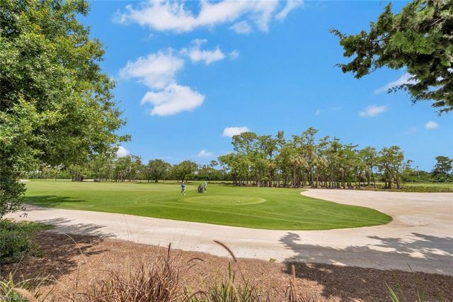 200 Burning Tree DR, Naples, FL 34105