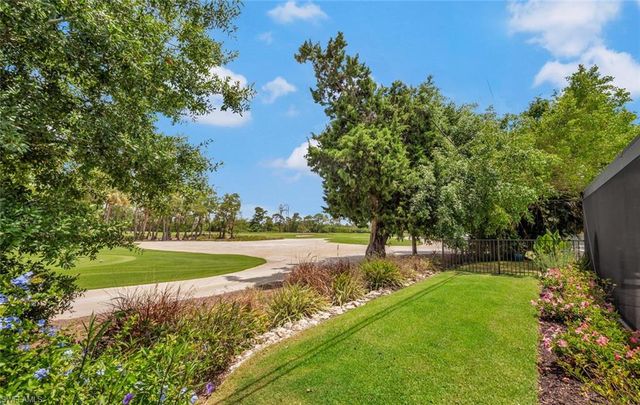 200 Burning Tree DR, Naples, FL 34105