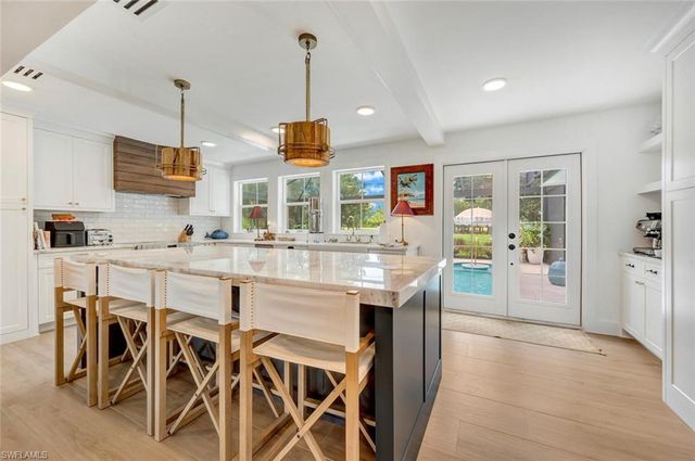 200 Burning Tree DR, Naples, FL 34105