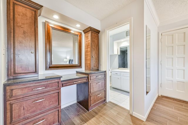 312 S 15th Street, La Porte, TX 77571