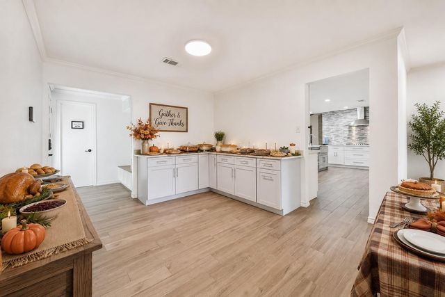 312 S 15th Street, La Porte, TX 77571