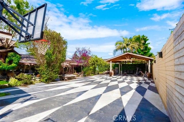 8318 Calmosa Avenue, Whittier, CA 90602